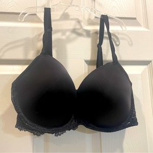 Victoria Secret DREAM ANGELS (34 DDD)
Lightly Lined Lace Trim Demi Bra